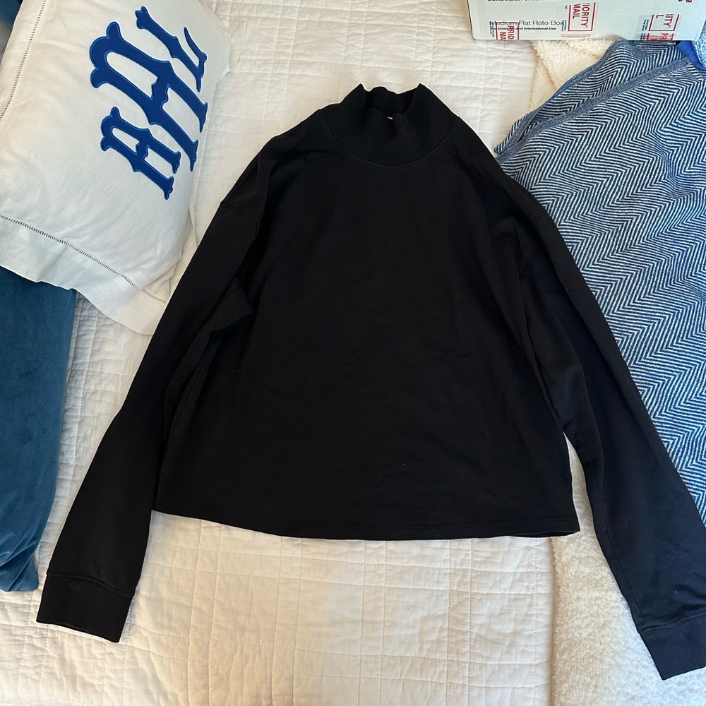 Outdoor Voices Long Sleeved Top